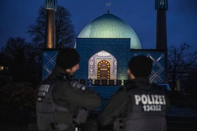 Nationwide raid against the IZH Mosque in Hamburg stormed Copyright: xBlaulicht-News.dex