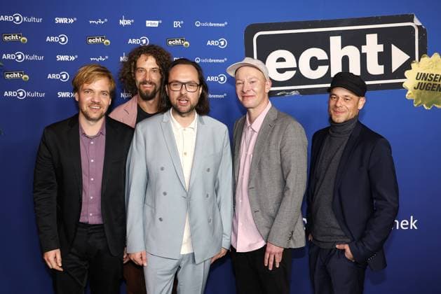 Gunnar Astrup, Andreas Puffpaff, Kim Frank, Florian Sump and Kai Fischer the five members of the former band Echt at the premiere of the 3-part ARD film series Echt unsere Jugend from 23 11 2023 in the ARD Mediathek on 22 11 2023 in the Festsaal Kreuzberg in Berlin Comeback for the band Echt around singer Kim Frank with the ARD series premi