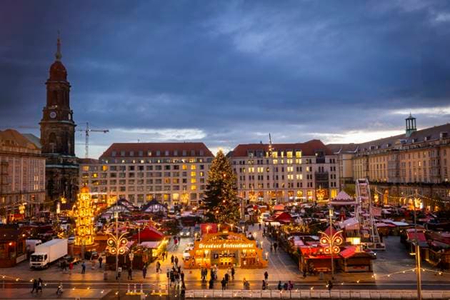 589 Dresden Striezelmarkt A few days before the opening of the Dresden Striezelmarkt, a lighting rehearsal was carried out today and the Striezelmarkt tree, the nativity scene, the candle arch and the pyramid were briefly illuminated Dresden Saxony Germany