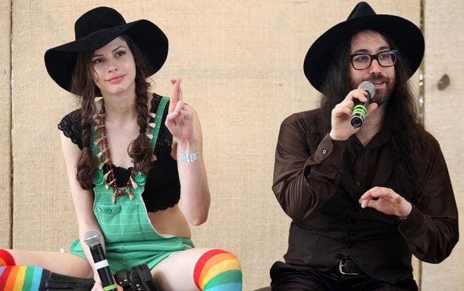 E20031517. JPG PAPANTLA, Ver. Summit Cumbre-Tajín.- El duo The Ghost of a Saber Tooth Tiger (The Goastt), conformado por Sean Lennon y Charlotte Kemp Muhl, ofrecen una conferencia de prensa este Viernes, previo a su presentación en la Cumbre Tajín 2015. Foto: Agencia EL UNIVERSAL Ariel Ojeda RML EDITORIAL USE ONLY  Copyright: xx x universalpix327528