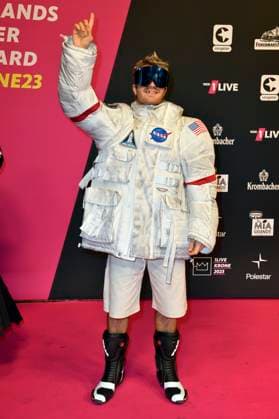 Ski Aggu at the 24 award ceremony of the 1Live Krone 2023 in the Lokschuppen Bielefeld, 30 11 2023 Foto:xN.xKubelkax xFuturexImagex krone_0655