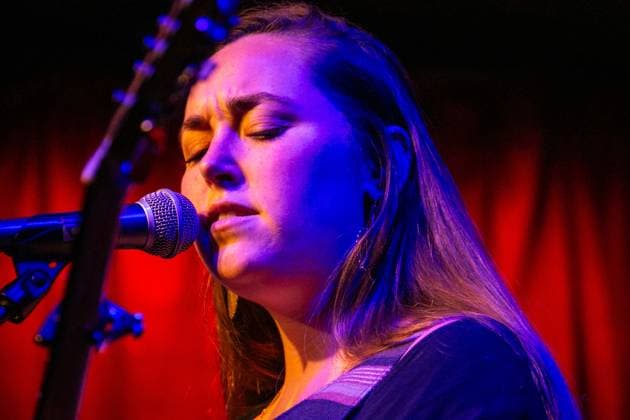 December 10, 2023, LOS ANGELES, CALIFORNIA, USA: Amanda On The Moon performs at All Things Must Pass A George Harrison Tribute hosted by Open Folk at The Hotel Cafe in Los Angeles, California onÃ¢â‚¬¹ December 10, 2023. LOS ANGELES USA - ZUMAw213 20231210_zep_w213_005 Copyright: xClutchxPocketsxWamblix
