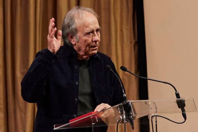 December 12, 2023, Madrid, Madrid, Spain: Spanish singer JOAN MANUEL SERRAT receives the SGAE s Medal of Honour at SGAE Madrid Spain - ZUMAc260 20231212_zep_c260_040 Copyright: xMikexChicorrox