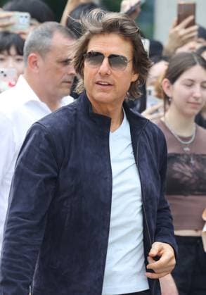 Hollywood star Tom Cruise in Seoul Hollywood star Tom Cruise in Seoul Hollywood star Tom Cruise greets fans upon arriving at Seoul Gimpo Business Aviation Center in Seoul on June 28, 2023. He came to Seoul ahead of the opening in South Korea of his latest movie, Mission: Impossible -- Dead Reckoning Part One, set for July 12. (Yonhap) 2023-06-29 12:09:25 < 1980-2023 YONHAPNEWS AGENCY. .> ¼¿ïƯº°½Ã EDITORIAL USE ONLY Copyright: xx PYH2023062905060034400 YonhapxNewsx yonphotos220069