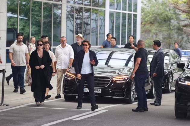 Hollywood star Tom Cruise in Seoul Hollywood star Tom Cruise in Seoul Hollywood star Tom Cruise greets his fans upon arriving at Seoul Gimpo Business Aviation Center in Seoul on June 28, 2023. He came to Seoul ahead of the opening in South Korea of his latest movie, Mission: Impossible -- Dead Reckoning Part One, set for July 12. (Yonhap) 2023-06-29 12:10:19 < 1980-2023 YONHAPNEWS AGENCY. .> ¼¿ïƯº°½Ã EDITORIAL USE ONLY Copyright: xx PYH2023062904580034400 YonhapxNewsx yonphotos220071