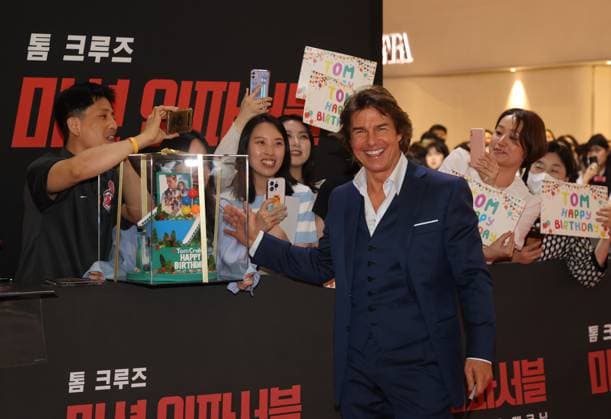 Holleywood star Tom Cruise in Seoul Holleywood star Tom Cruise in Seoul Hollywood star Tom Cruise poses for a photo during a red carpet event for his latest movie, Mission: Impossible -- Dead Reckoning Part One, held at Lotte World Mall in Seoul on June 29, 2023. The film is set to hit local screens on July 12. (Yonhap) 2023-06-30 17:25:13 < 1980-2023 YONHAPNEWS AGENCY. .> ¼¿ïƯº°½Ã EDITORIAL USE ONLY Copyright: xx PYH2023063004020034400 YonhapxNewsx yonphotos220134
