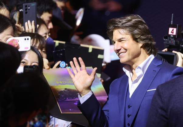 Hollywood star Tom Cruise in Seoul Hollywood star Tom Cruise in Seoul Hollywood star Tom Cruise greets fans during a publicity event in Seoul on June 29, 2023, to promote his latest movie, Mission: Impossible -- Dead Reckoning Part One. The film is set to hit local screens on July 12. (Yonhap) 2023-06-30 17:28:15 < 1980-2023 YONHAPNEWS AGENCY. .> ¼¿ïƯº°½Ã EDITORIAL USE ONLY Copyright: xx PYH2023063003750034400 YonhapxNewsx yonphotos220144