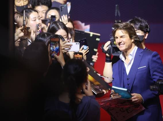 Hollywood star Tom Cruise in Seoul Hollywood star Tom Cruise in Seoul Hollywood star Tom Cruise greets fans during a publicity event in Seoul on June 29, 2023, to promote his latest movie, Mission: Impossible -- Dead Reckoning Part One. The film is set to hit local screens on July 12. (Yonhap) 2023-06-30 17:28:31 < 1980-2023 YONHAPNEWS AGENCY. .> ¼¿ïƯº°½Ã EDITORIAL USE ONLY Copyright: xx PYH2023063003660034400 YonhapxNewsx yonphotos220149