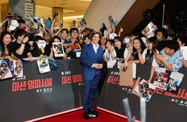 Hollywood star Tom Cruise in Seoul Hollywood star Tom Cruise in Seoul Hollywood star Tom Cruise greets fans during a publicity event in Seoul on June 29, 2023, to promote his latest movie, Mission: Impossible -- Dead Reckoning Part One. The film is set to hit local screens on July 12. (Yonhap) 2023-06-30 17:28:26 < 1980-2023 YONHAPNEWS AGENCY. .> ¼¿ïƯº°½Ã EDITORIAL USE ONLY Copyright: xx PYH2023063003670034400 YonhapxNewsx yonphotos220150