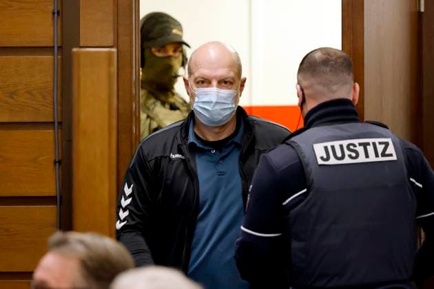 The defendant Thomas Drach at his criminal trial before the Cologne Regional Court The former Reemtsma hijacker is accused of robbing four cash transporters in Cologne, Frankfurt am Main and Limburg After almost two years, the trial against Germanys most famous serious criminal is coming to an end the verdict against the former Reemtsm Copyright: xChristophxHardtx