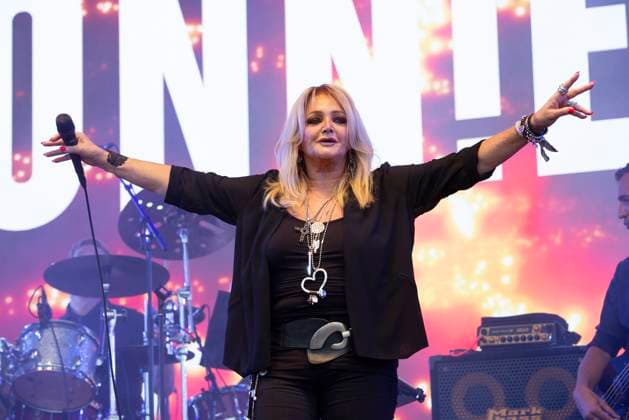Bonnie Tyler performs at Rewind Festival 2018 Bonnie Tyler performs at Rewind 80s Festival 2018, Capesthorne Hall, Macclesfield, 5th August 2018., Credit:Mike Gray LFI Avalon  Copyright: xMikexGray LFIx xAvalonx 0527228520