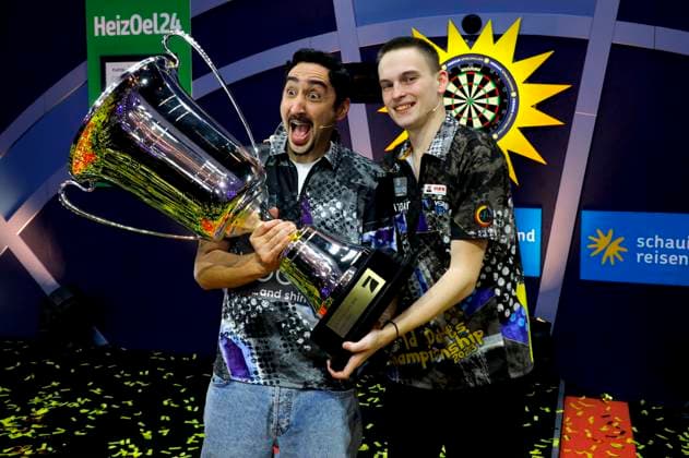Eko Fresh and Ricardo Pikachu Pietreczko at the Celebrity Darts World Championship 2024 at the Maritim Hotel Düsseldorf, 06 01 2024 Foto:xT.xSchröerx xFuturexImagex promi_darts_4234