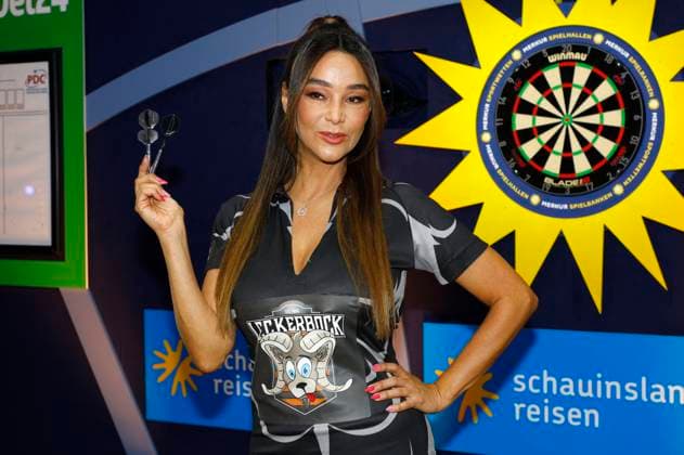 Verona Pooth at the Celebrity Darts World Championship 2024 at the Maritim Hotel Düsseldorf, 06 01 2024 Foto:xT.xSchröerx xFuturexImagex promi_darts_4247