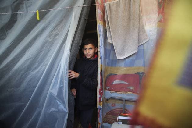 Daily Life Of Displaced Palestinians - Gaza Daily life of displaced Palestinians in the shelters of the UN in the southern Gaza Strip in light of the continuation of the Israeli war on the Gaza Strip, January 14, 2024. Photo by Ramez Habboub ABACAPRESS.COM Gaza Palestine  Copyright: xHabboubxRamez ABACAx