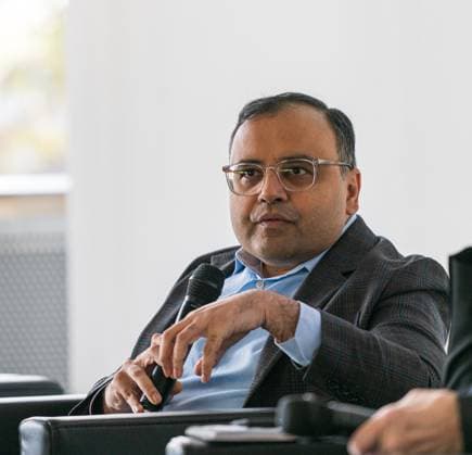 FRANKFURT AM MAIN, Germany - October 18 2023: Nihar Malaviya auf der 75. Frankfurter Buchmesse FRANKFURT AM MAIN, Germany - October 18 2023: Nihar Malaviya auf der Bühne auf der 75. Frankfurter Buchmesse Copyright: xZoonar.com MarkusxWissmannx 20943729