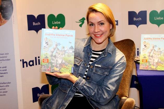 Judith Rakers at the presentation and reading of her first childrens book Judiths kleine Farm in the Hamburg bookstore Thalia on 27 01 2024 Judith Rakers presents her childrens book Judiths kleine Farm at a reading in Hamburg