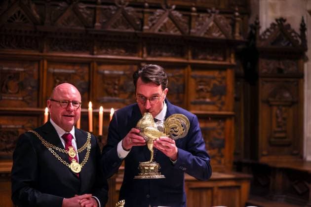 New Years reception of the City of Münster in the Historic Town Hall Honorary drink from the Golden Rooster Hendrik Wüst CDU , Minister President of the State of North Rhine-Westphalia Markus Lewe CDU , Lord Mayor of the City of Münster li Münster, North Rhine-Westphalia, DEU, Germany, 29 01 2024