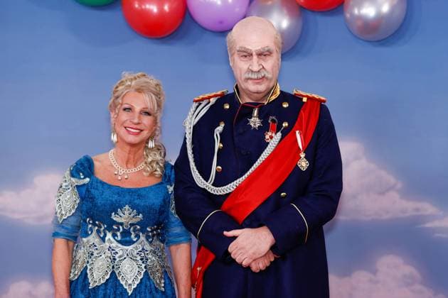 Veitshoechheim, Mainfrankensaele, 02 02 2024, Fastnacht in Franken 2024 Picture from left wife Karin Baumueller Soeder and the Bavarian State Premier Markus Soedern CSU dressed as Chancellor Otto von Bismarck Copyright: HMBxMedia xJulienxBecker