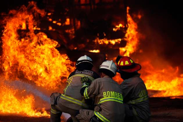 Villa Alemana, February 2, 2024 A forest fire that has become structural is developing out of control in the Quebrada Escobares sector Andres Pina Aton Chile, Villa Alemana Chile Aton 869810  Copyright: ANDRESxPINA ATONxCHILE