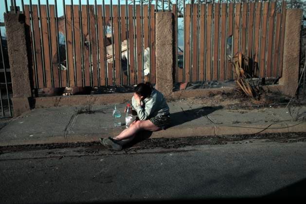 Vina del Mar, February 3, 2024 Neighbors of Villa Independencia try to remove the debris after the fire that broke out this Friday afternoon Luis Hidalgo Aton Chile, Aton 869903  Copyright: LUISxHIDALGO ATONxCHILE