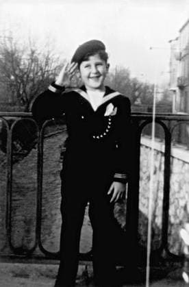 Edouard Balladur, french politician, as a child 1937 1692256 Edouard Balladur, french politician, as a child 1937; (add.info.: Edouard Balladur, french politician, as a child); PVDE. Copyright: xPVDEx xBridgemanxImagesx 1692256