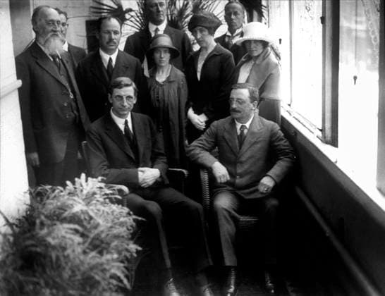 Eamon De Valera 1837871 Eamon De Valera by Unknown photographer, (20th century); (add.info.: Eamon de Valera (1882-1975) a leader of Ireland s struggle for independence from Britain in the early 20th Century, thrice Irish Prime Minister, he finished his career as President of Ireland in 1959-1973, here with David Griffith, Count Plunkett maire de Dublin, Miss Brennam Mrs Farham, Miss O Connor and behind Childers, Dr Fannan, R Barton in july 1921). Copyright: xBridgemanxImagesx 1837871