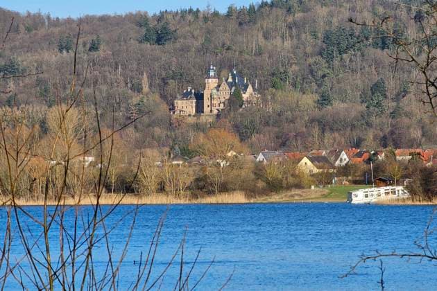 Eschwege Theme photo Germany, City, Eschwege, Hesse, 07 02 2024 Lake Werratal with Wolfsbrunnen Castle in Eschwege, Hesse Theme photo Germany, City, Eschwege, Hesse, 07 02 2024 Copyright: xAugstx xEibner-Pressefotox EP_jat