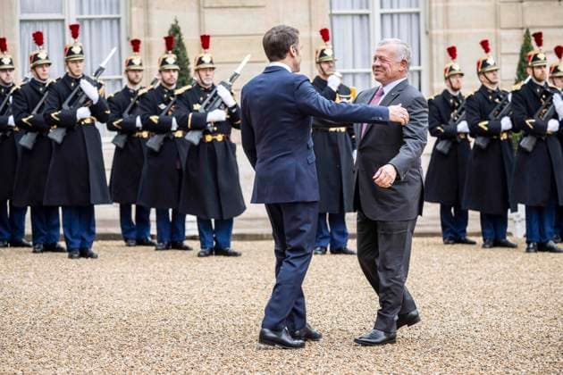 President Macron Welcomes King Abdullah II - Paris French President Emmanuel Macron welcomes King Abdullah II of Jordan before a meeting at the Elysee Palace in Paris, on February 16, 2024. Photo by Eliot Blondet ABACAPRESS.COM Paris France  Copyright: xBlondetxEliot ABACAx