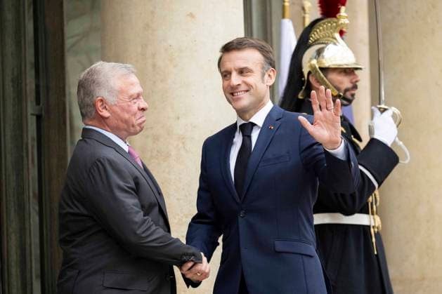 President Macron Welcomes King Abdullah II - Paris French President Emmanuel Macron welcomes King Abdullah II of Jordan before a meeting at the Elysee Palace in Paris, on February 16, 2024. Photo by Eliot Blondet ABACAPRESS.COM Paris France  Copyright: xBlondetxEliot ABACAx
