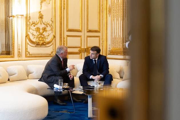 President Macron Welcomes King Abdullah II - Paris -French oresudent Emmanuel Macron receives King Abdullah II of Jordan, at the Elysee Palace, in Paris, France, on February 16, 2024. Photo by Balkis Press ABACAPRESS.COM Paris France  Copyright: xBalkisxPress ABACAx