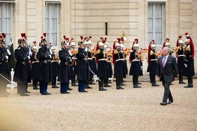 President Macron Welcomes King Abdullah II - Paris -French oresudent Emmanuel Macron receives King Abdullah II of Jordan, at the Elysee Palace, in Paris, France, on February 16, 2024. Photo by Balkis Press ABACAPRESS.COM Paris France  Copyright: xBalkisxPress ABACAx
