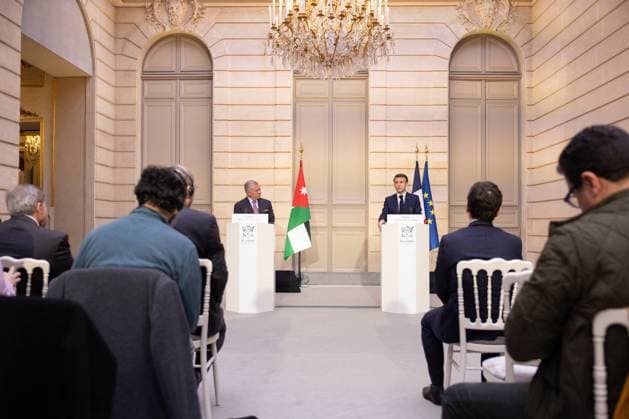 President Macron Welcomes King Abdullah II - Paris -French oresudent Emmanuel Macron receives King Abdullah II of Jordan, at the Elysee Palace, in Paris, France, on February 16, 2024. Photo by Balkis Press ABACAPRESS.COM Paris France  Copyright: xBalkisxPress ABACAx
