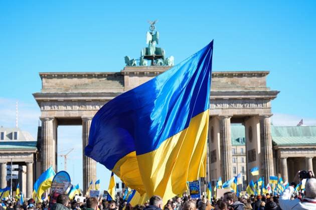 Ukraine Solidarity Demonstration, Ukraine Flags in front of the Brandenburg Gate Solidarity Demonstration Defending Peace VictoryForPeace in front of the Brandenburg Gate in Berlin Berlin Berlin GER