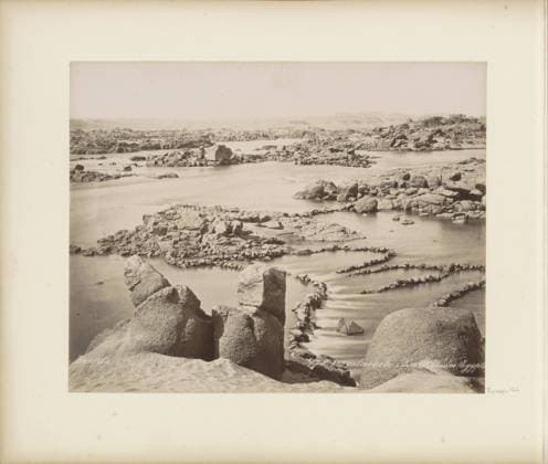 RECORD DATE NOT STATED Rapids in the Nile, Maison Bonfils, c. 1870 - c. 1898 photograph Part of travel album with 80 photos from Egypt. Egypt cardboard. paper. photographic support albumen print rapids Egypt. Nile Copyright: xpiemagsx rknbpie11012024-22379 !ACHTUNG AUFNAHMEDATUM GESCHÄTZT!