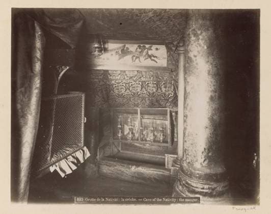 RECORD DATE NOT STATED KRIBBE in the Birth Grot in Bethlehem, Maison Bonfils, c. 1867 - c. 1895 photograph Part of Reisalbum with photos of Jerusalem and other biblical places. Bethlehem cardboard. paper. photographic support albumen print cradle, crib Bethlehem Copyright: xpiemagsx rknbpie11012024-22463 !ACHTUNG AUFNAHMEDATUM GESCHÄTZT!