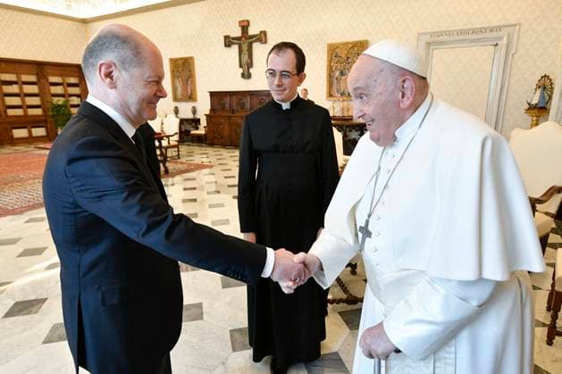 Vatican City, Vatican, 02 03 2024 The German Chancellor meets the Pope Olaf Scholz is in Rome, Italy, and shakes hands with Francis during a private audience at the Vatican Copyright: xVaticanxMedia dtsxNachrichtenagenturx dts_32180
