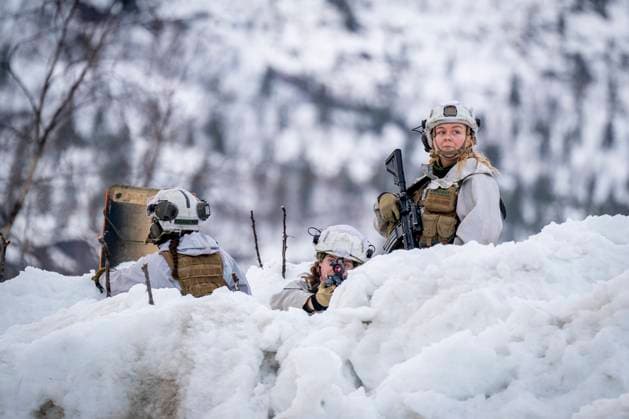 Bilder des Jahres 2024, News 03 M?rz News Themen der Woche KW10 News Bilder des Tages Nordic Response 2024 Alta 20240306. Norske soldater gjor seg klare til a delta i militaerovelsen Nordic Response pa et samlingspunkt utenfor Alta. Over 20 000 norske og allierte soldater fra 13 land skal trene sammen pa a forsvare Norden. Soldatene kommer fra Belgia, Canada, Danmark, Finland, Frankrike, Italia, Nederland, Norge, Spania, Storbritannia, Sverige, Tyskland og USA. Den norske militaerovelsen Cold Response har lang historie og finner sted i Nord-Norge hvert annet ar. Pa grunn av NATO-utvidelsen med Finland og straks Sverige, er ovelsen blitt utvidet til et Nordic Response. Foto: Heiko Junge NTB Alta Norge iFHJIr99YH0 EDITORIAL USE ONLY Ref:_BNC_POLiFHJIr99YH0.jpg Copyright: xHeikoxJungex xNTBx