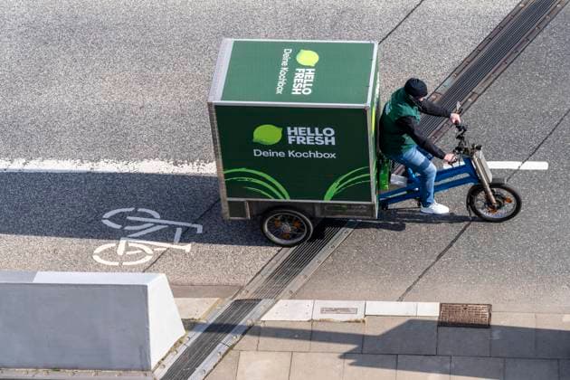 Hello Fresh delivery service by cargo bike, in the Hafencity in Hamburg Hello Fresh