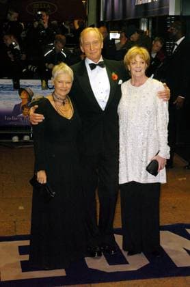 Royal Film Premiere of Ladies in Lavender Left to right: Dame Judy Dench, Director Charles Dance and Maggie Smith attending the Royal Film Premiere of Ladies in Lavender held at the Odeon Leicester Square in London, UK. Date: 08.11.2004, Credit:Nathan Strange Avalon United Kingdom  Copyright: xNathanxStrangex xAvalonx 0559537812