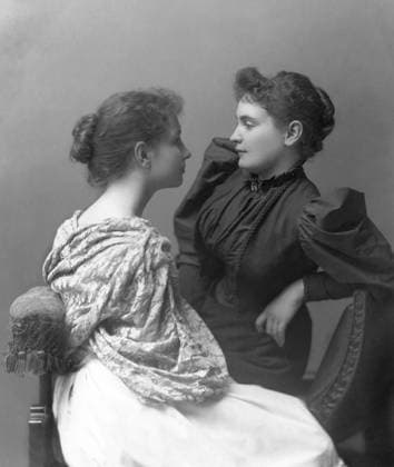 HELEN ADAMS KELLER (1880-1968). American author and lecurer, and Anne Sullivan Macy (1866-1936). American educator. Photographed in 1893.  Copyright: xGRANGERx xGRANGERx 0051472