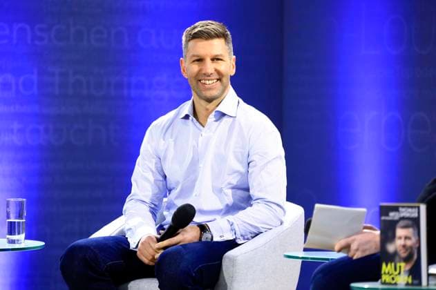 Thomas Hitzlsperger in conversation about his book Mutproben on the ARD, ZDF and 3sat literary stage at the Leipzig Book Fair 2024 at the Leipzig Exhibition Center, 23 03 2024 Foto:xM.xWehnertx xFuturexImagex hitzelsperger_4343