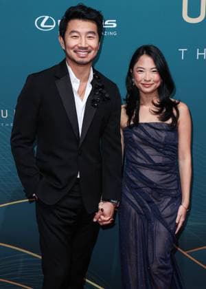 21st Annual Unforgettable Gala Asian American Awards BEVERLY HILLS, LOS ANGELES, CALIFORNIA, USA - DECEMBER 16: Canadian actor Simu Liu and girlfriend Allison Hsu arrive at the 21st Annual Unforgettable Gala Asian American Awards held at The Beverly Hilton Hotel on December 16, 2023 in Beverly Hills, Los Angeles, California, United States., Credit:Xavier Collin Avalon United States, California, Beverly Hills, The Beverly Hilton Hotel  Copyright: xXavierxCollinx xAvalonx 0830250717