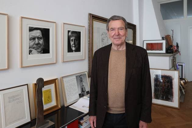 Lower Saxony, Hanover, Former Federal Chancellor Gerhard Schröder SPD turns 80 on April 7, photographed in his office in Hanover,
