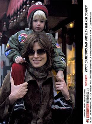 CINDY CRAWFORD AND SON NY MODEL CINDY CRAWFORD AND SON PRESLEY WALKER GERBER STROLLING ON MADISON AVENUE IN NEW YORK CITY. 09 MARCH 2002 EXCLUSIVE, Credit:Anthony Dixon Avalon 0542395477