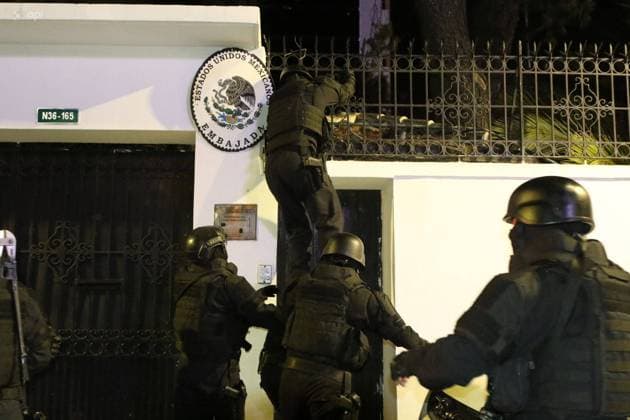 MEXICO GLAS EMBASSY RAID Quito, Friday, April 5, 2024 Entry of special groups of the Police to the Embassy of Mexico, for the capture of former Vice President Jorge Glas Photos ALBERTO SUAREZ API Quito Pichincha Ecuador POL MEXICO GLAS EMBASSY RAID ad923cd8a8e963f67b72217d3b7d8735 Copyright: xALBERTOxSUAREZx