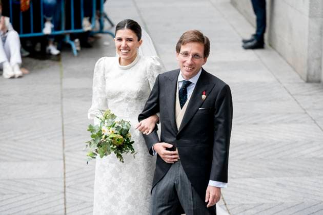 Bilder des Jahres 2024, Entertainment 04 April Entertainment Themen der Woche KW14 Entertainment Bilder des Tages Royal Family At Jose Luis Martinez Almeida s Wedding - Madrid The mayor of Madrid, Josà Luis Martinez-Almeida, and the second niece of King Felipe VI, Teresa Urquijo, leave their wedding at the San Francisco de Borja parish, April 6, 2024, in Madrid (Spain). Josà Luis Martinez-Almeida and Teresa Urquijo were married today at the Jesuit church San Francisco de Borja, located in Serrano Street, in the Salamanca district of Madrid. After the ceremony, the newlyweds, along with 500 guests, moved to the municipality of Colmenar Viejo, where the wedding reception took place at the El Canto de La Cruz estate, owned by the bride s maternal grandparents. Photo by A. Pà rez Meca Europa Press ABACAPRESS.COM Madrid Spain Copyright: xEuropaxPress ABACAx