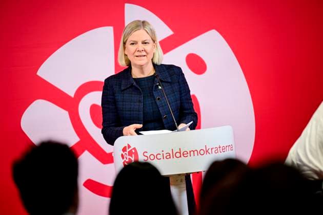 STOCKHOLM, SWEDEN 20240409 Social Democratic Party leader Magdalena Andersson S gives a speech at the party headquarters on the partys ideas for a new direction for Sweden STOCKHOLM SWEDEN x10050x  Copyright: xPontusxLundahl TTx MAGDALENA ANDERSSONS LINJETAL 9mjlxBUSk5o