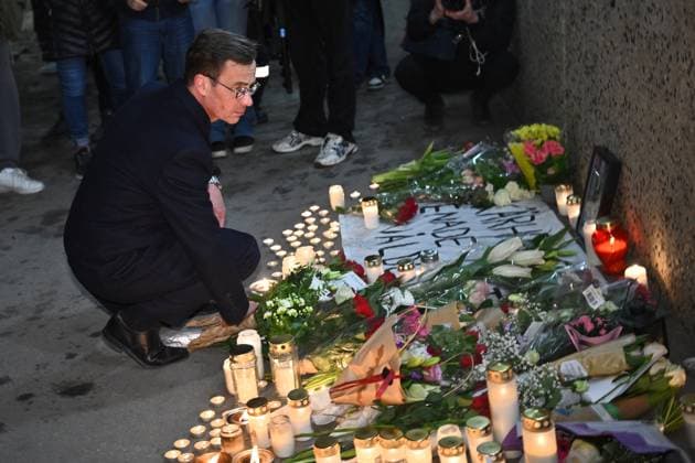 Sweden s Prime Minister Ulf Kristersson at the memorial site near the center of Skärholmen south of Stockholm, Sweden April 11 2024 where a man in his 40s was shot dead in an underpass yesterday evening STOCKHOLM SWEDEN x10090x  Copyright: xClaudioxBresciani TTx SHOOTING SWEDEN Tfi-nvjAhU8