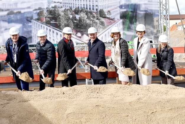 Prof Dr Volkmar Falk, Prof Dr Hans Maier, Dr Ina Czyborra, Prof Dr Heyo K Kroemer, Kai Wegner, Bettina Stark Watzinger, Asttrid Lurati at the groundbreaking ceremony for the new building of the German Heart Center cer Charite ind Berlin