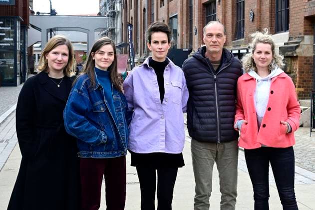 Sirkka Kluge, Emilie Neumeister, Saralisa Volm, Martin Brambach and Cornelia Gröschel at the photo shoot on the set of the ARD crime thriller Tatort Schwesternliebe at Dresdens Kraftwerk Mitte Dresden, 25 04 2024 Foto:xM.xWehnertx xFuturexImagex tatort_dresden_4412